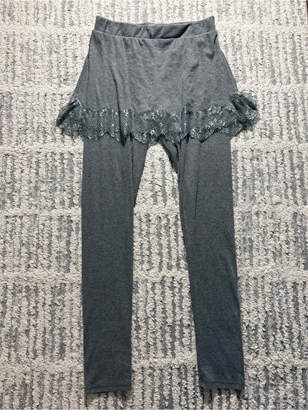Areve gray skirt pants soft lace twofer size L